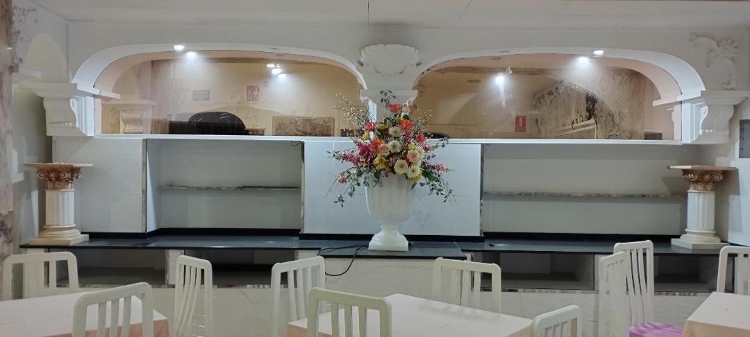 Hotel Hvalles à Malgrat de Mar Extérieur photo