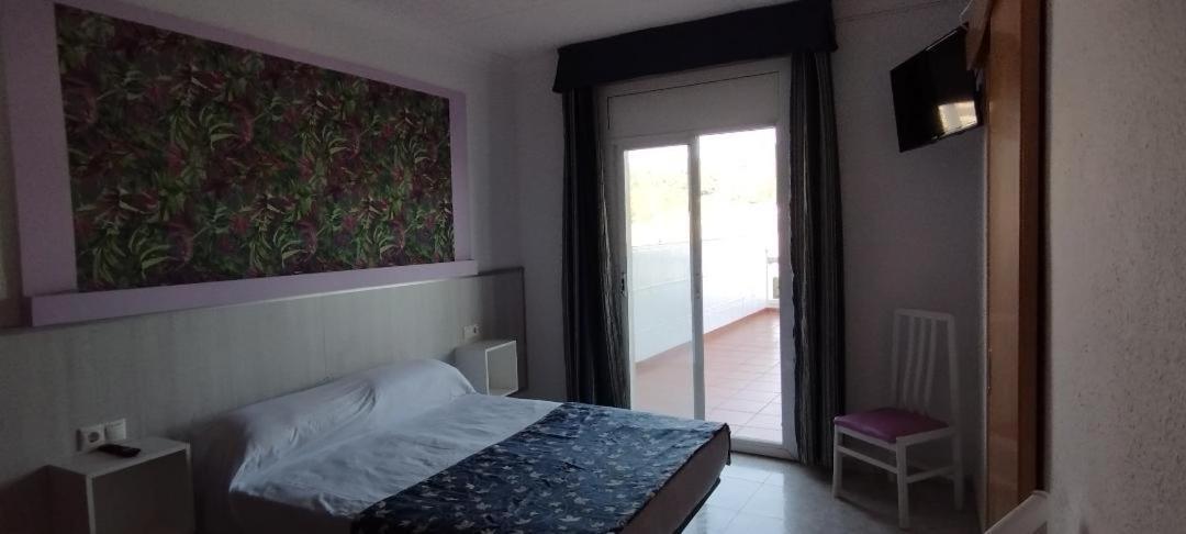 Hotel Hvalles à Malgrat de Mar Extérieur photo